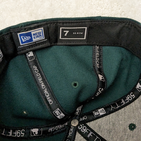 NWT. Authentic 59Fifty baseball cap OAKLAND As. Looks like it's been signed. - Picture 14 of 15